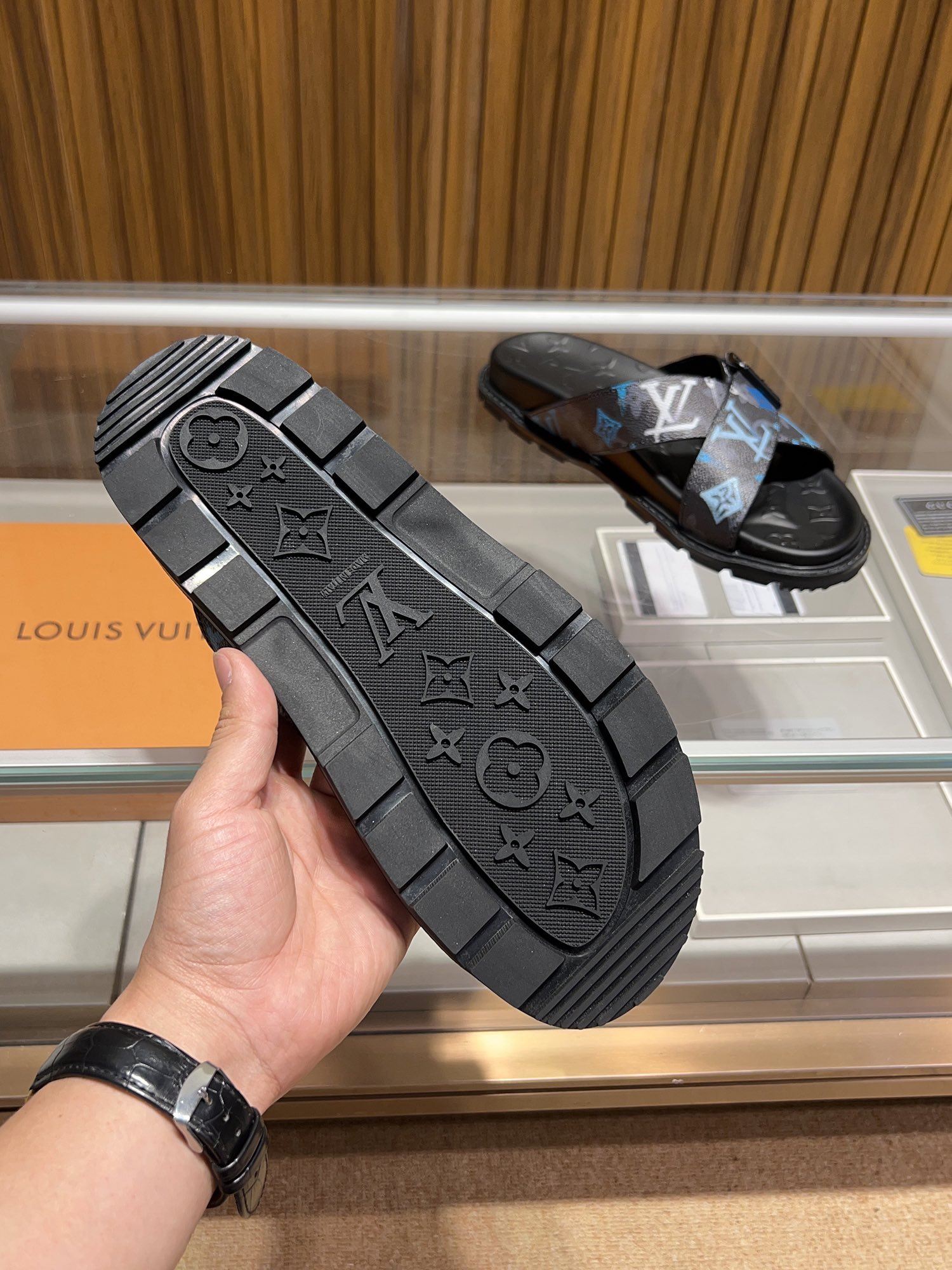 Louis Vuitton Slippers